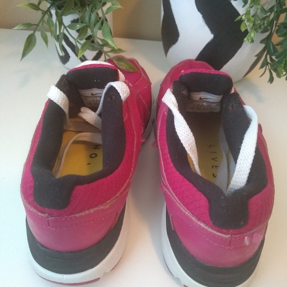 Nike fusion Live strong  Girl's size 4y - Picture 3 of 6